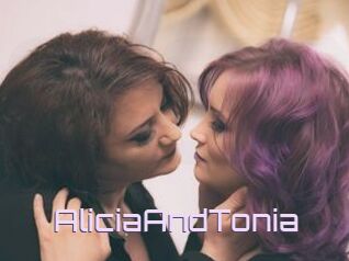 AliciaAndTonia