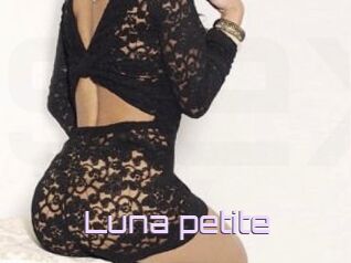 Luna_petite