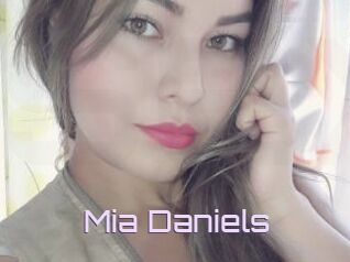 Mia_Daniels